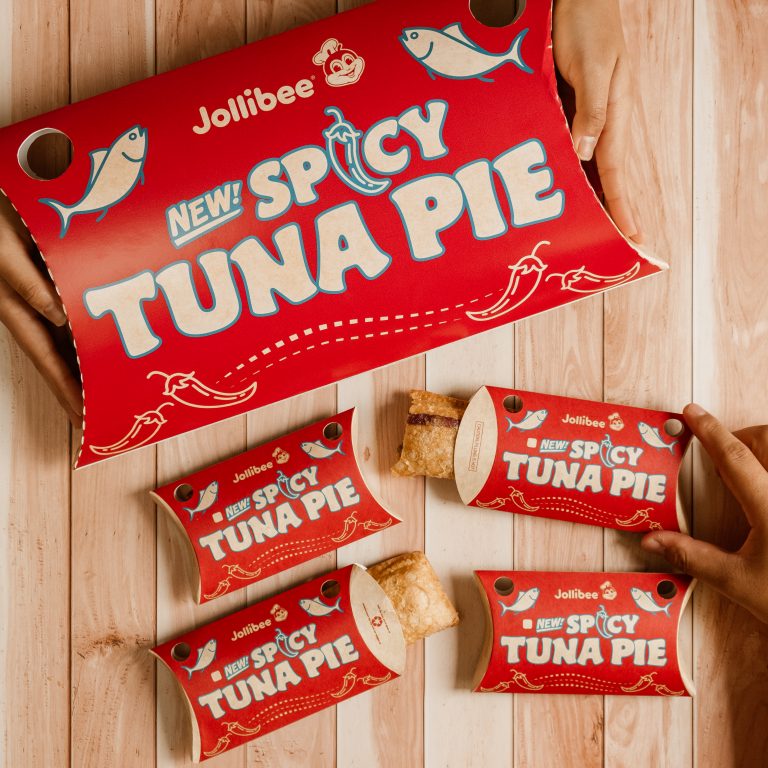 Jollibee’s Tuna Pie is back and it now comes with a spicy version